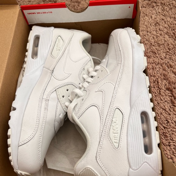 Gently used white Air max 90 size 7Y = size 9 in women’s